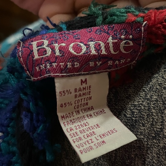 Vintage Hand Knitted Colourblock Crewneck - Picture 6 of 6